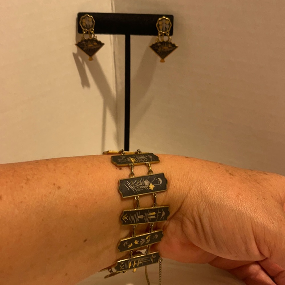 VINTAGE JAPANESE DAMASCENE SHAKUDO PANEL BRACELET WITH SCREW BACK EARRINGS